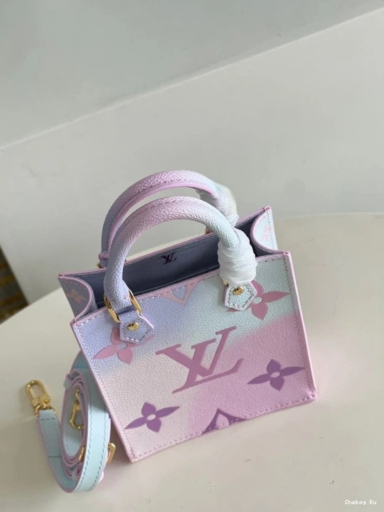 LOUIS SAC VUITTON PLAT PETIT 0820